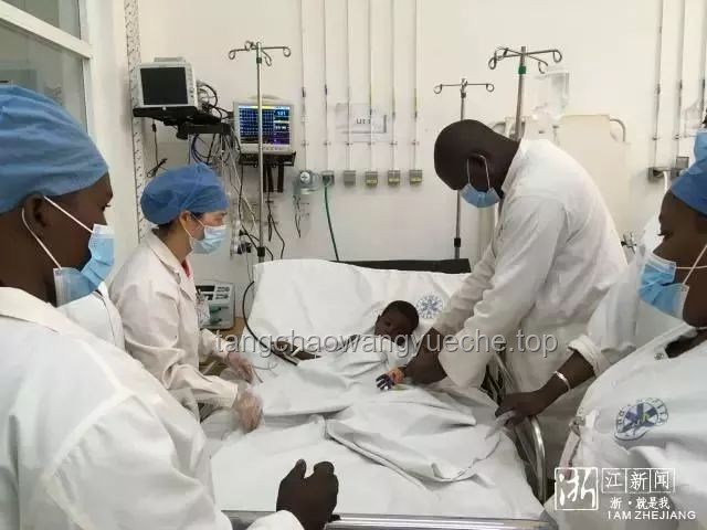 急救人员详解男子脖子被扎烧烤签事件及颈部创伤处理